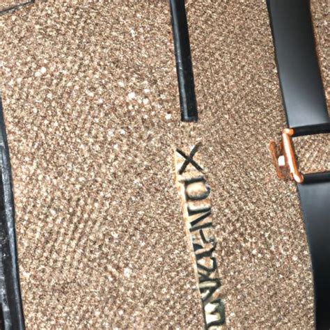 comment reconnaitre un faux sac michael kors|Michael Kors purse logo.